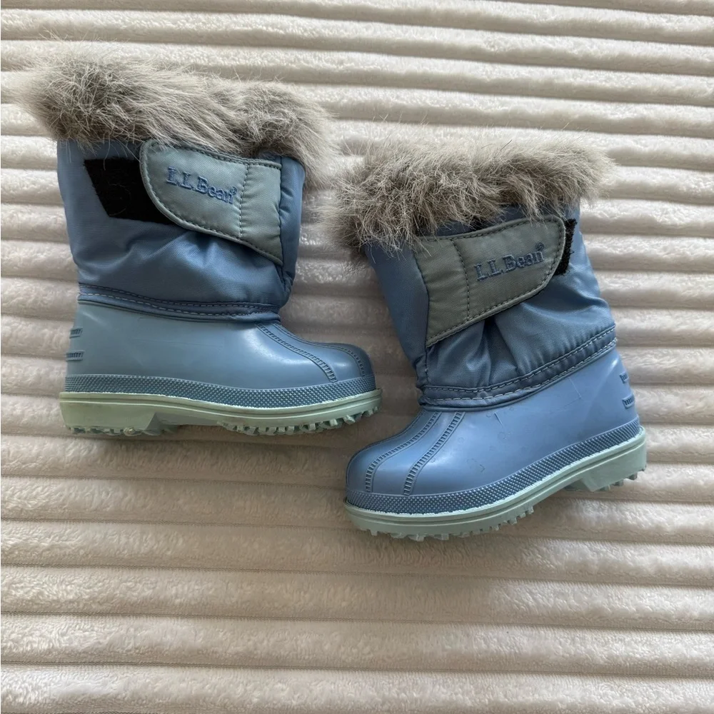 L.L. Bean Light Blue Snow Boots with Fur Trim